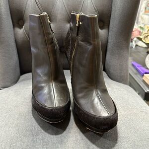 Badgley Mischka x Mark + James Leather Fur Ankle Boot 9